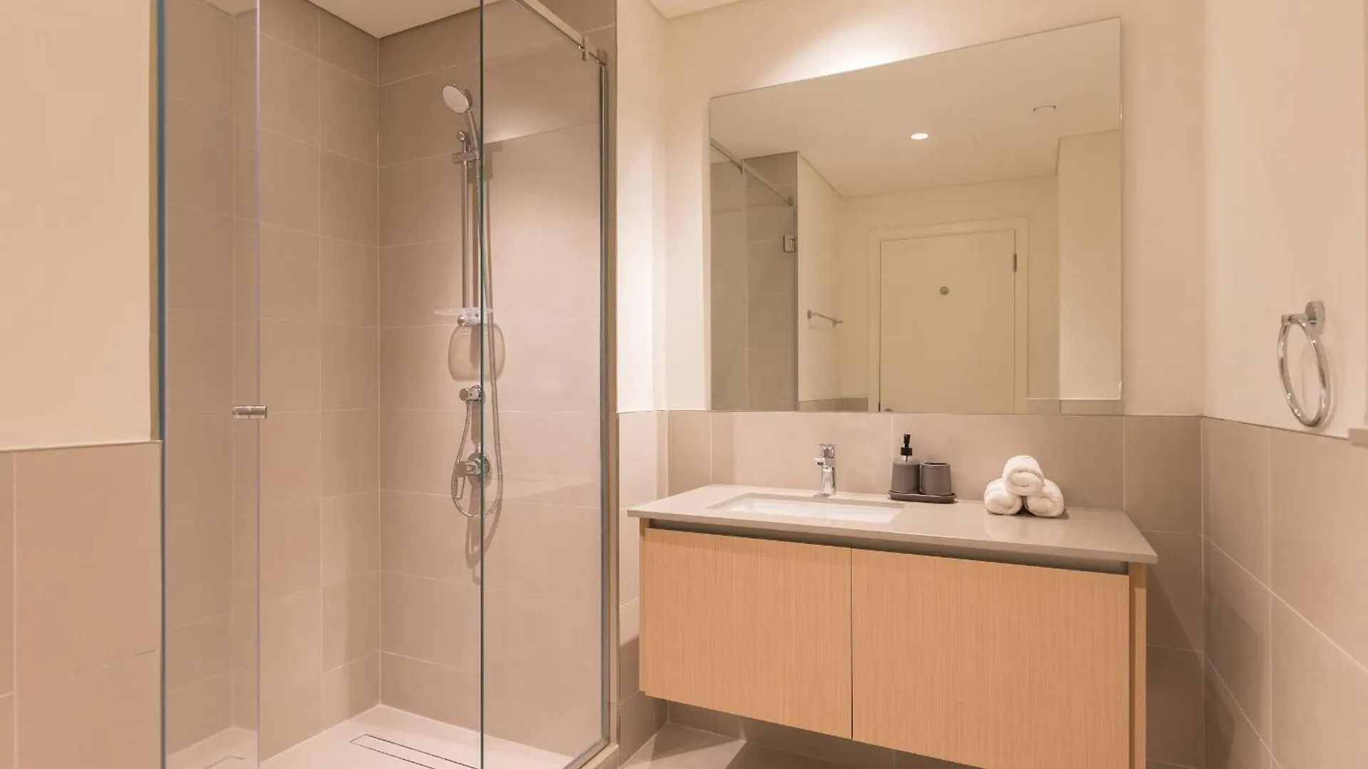 Creek Beach Roomy 3Br + Terrace Dubai